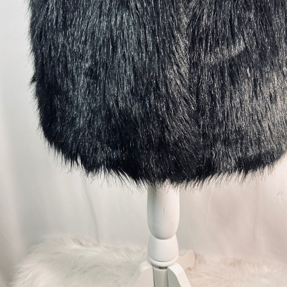 Time and Tru Womens Black Faux Fur Vest Shaggy Open Front Sleeveless Medium 8-10 - Picture 4 of 10